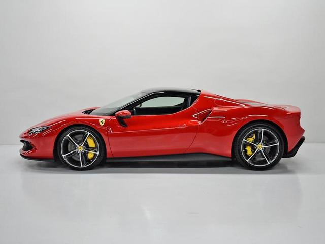 Foto do veículo FERRARI 296  GTB (HIBRIDO) 2024 363 KM 3.650.000,00