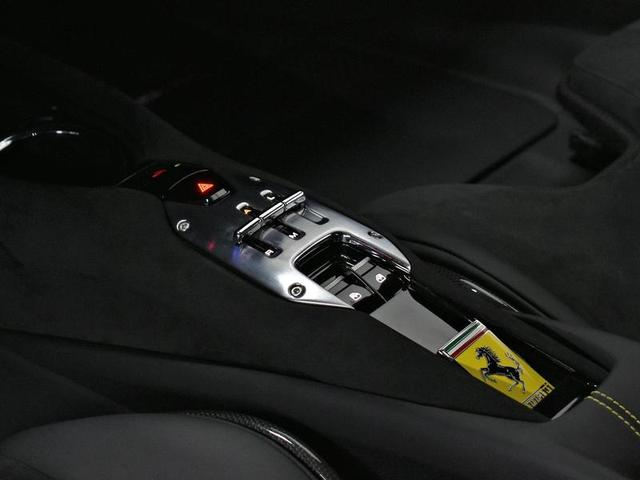 Foto do veículo FERRARI 296  GTB (HIBRIDO) 2024 363 KM 3.650.000,00