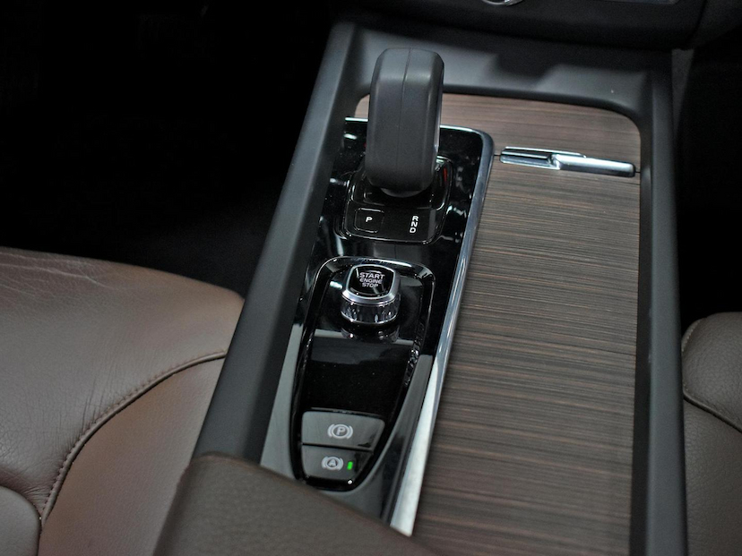 Foto do veículo VOLVO XC60  2.0 T8 RECHARGE INSCRIPTION EXPRESSION AWD GEARTRONIC 2022 38.668 KM 295.000,00