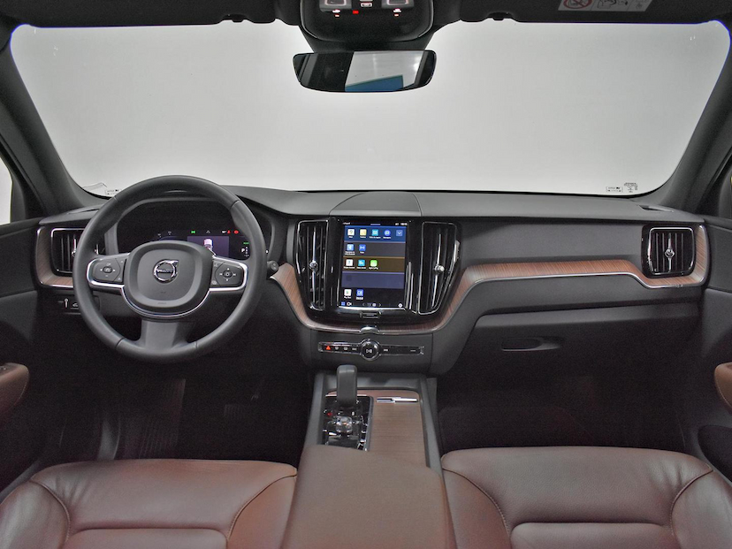 Foto do veículo VOLVO XC60  2.0 T8 RECHARGE INSCRIPTION EXPRESSION AWD GEARTRONIC 2022 38.668 KM 295.000,00