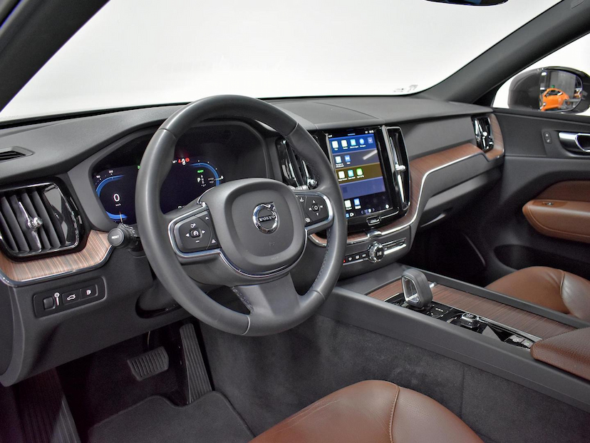 Foto do veículo VOLVO XC60  2.0 T8 RECHARGE INSCRIPTION EXPRESSION AWD GEARTRONIC 2022 38.668 KM 295.000,00