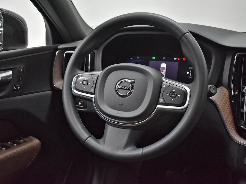 Foto do veículo VOLVO XC60  2.0 T8 RECHARGE INSCRIPTION EXPRESSION AWD GEARTRONIC 2022 38.668 KM 295.000,00