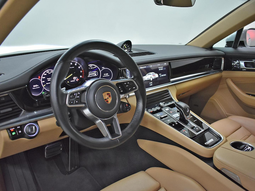 Foto do veículo PORSCHE PANAMERA  4 E-HYBRID 2018 21.295 KM 485.000,00