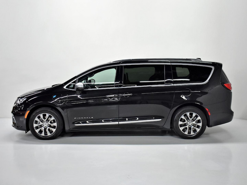 Foto do veículo CHRYSLER PACIFICA  PINNACLE HYBRID 3.6 V6 287 CV 2022 17.675 KM 565.000,00