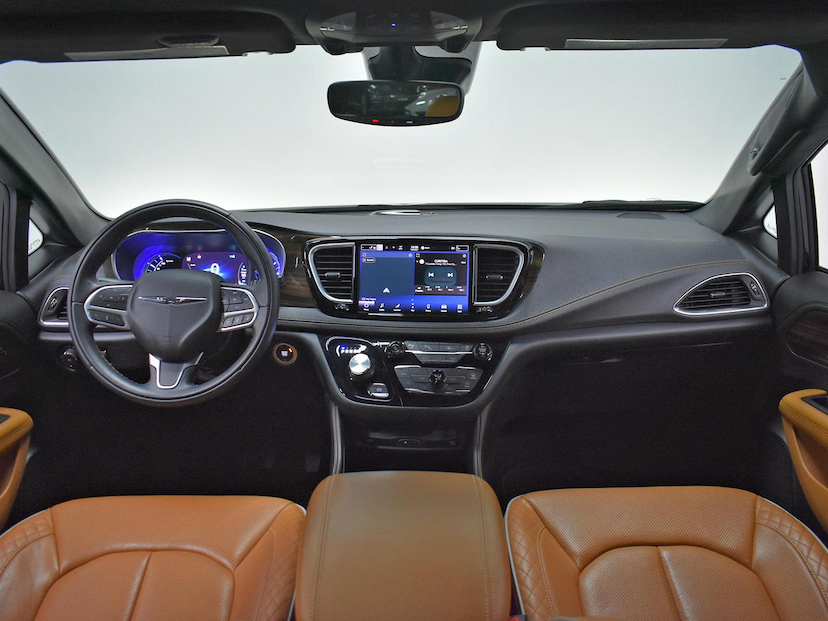 Foto do veículo CHRYSLER PACIFICA  PINNACLE HYBRID 3.6 V6 287 CV 2022 17.675 KM 565.000,00