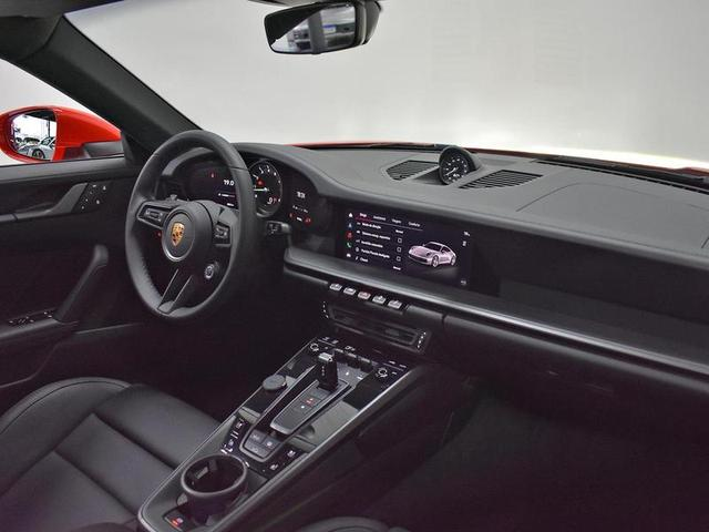 Foto do veículo PORSCHE 911  CARRERA S 3.0 450 CV 2022 6.146 KM 990.000,00
