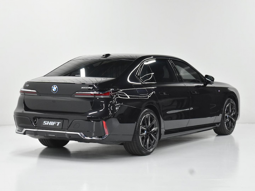 Foto do veículo BMW I7  XDRIVE 60 M SPORT AUT. (ELÉTRICO) 2024 10.806 KM 980.000,00