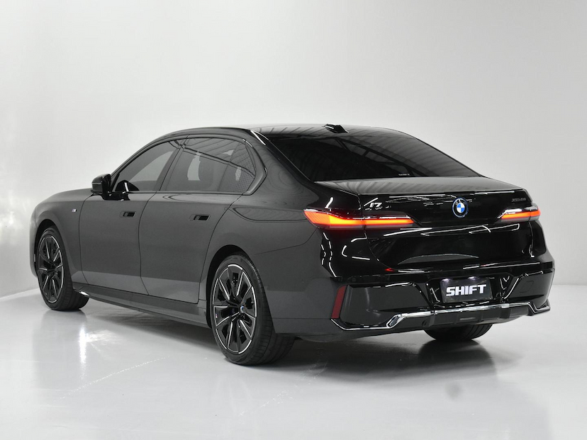 Foto do veículo BMW I7  XDRIVE 60 M SPORT AUT. (ELÉTRICO) 2024 10.806 KM 980.000,00