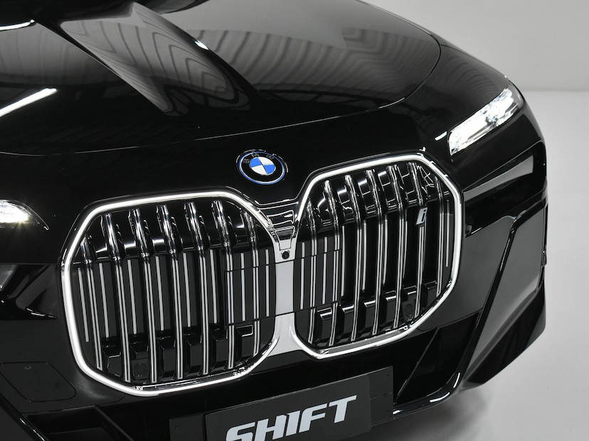 Foto do veículo BMW I7  XDRIVE 60 M SPORT AUT. (ELÉTRICO) 2024 10.806 KM 980.000,00