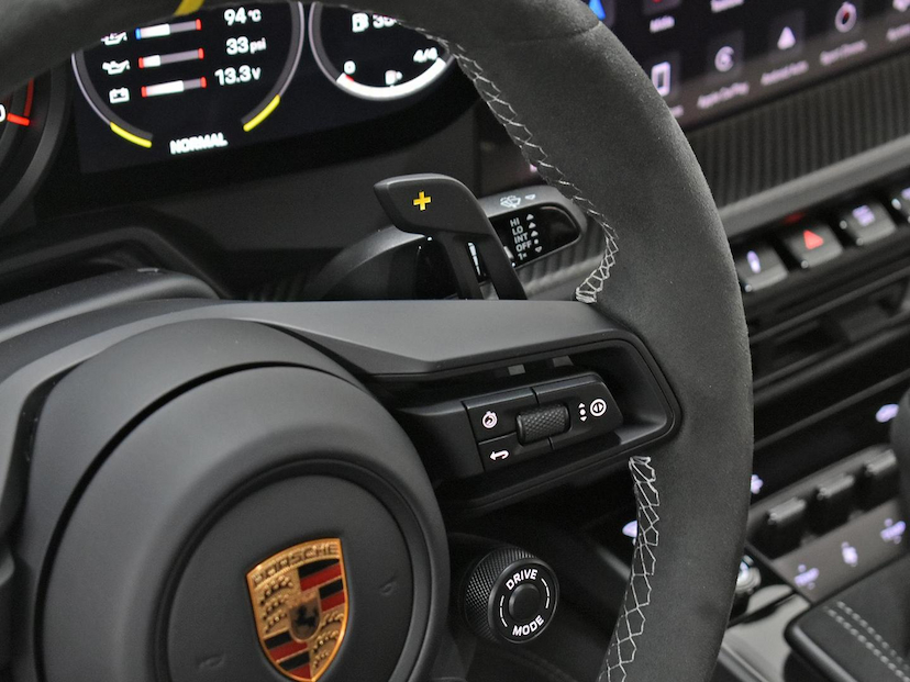 Foto do veículo PORSCHE 911  GT3 RS 2024 2.457 KM 3.850.000,00