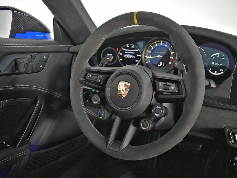 Foto do veículo PORSCHE 911  GT3 RS 2024 2.457 KM 3.850.000,00