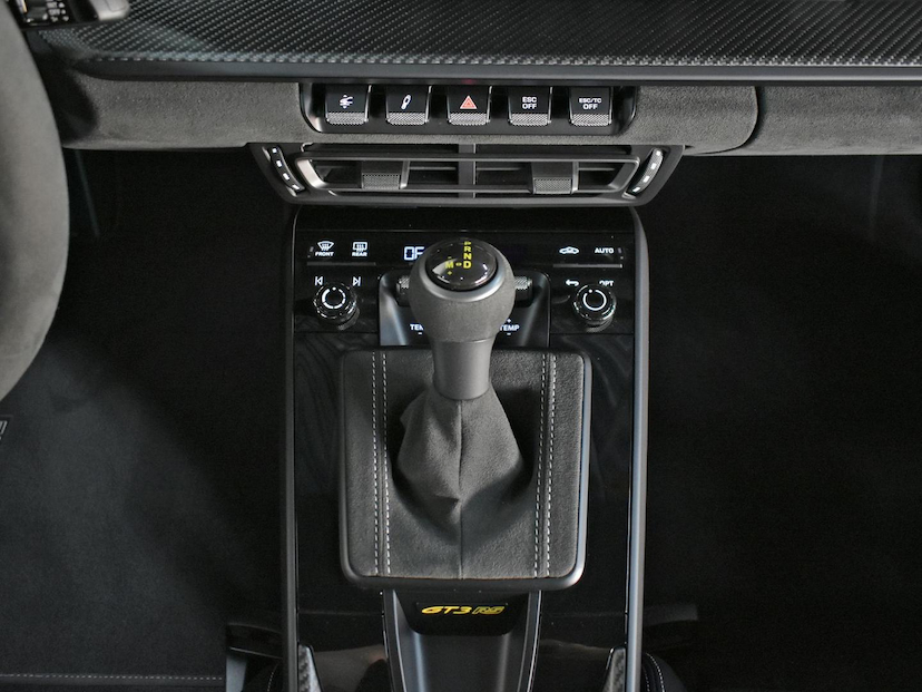 Foto do veículo PORSCHE 911  GT3 RS 2024 2.457 KM 3.850.000,00