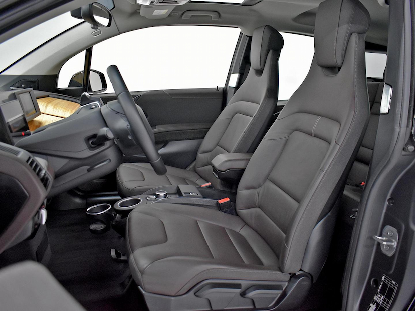 Foto do veículo BMW I3  BEV 170CV AUT. (ELÉTRICO) 2022 13.075 KM 179.000,00