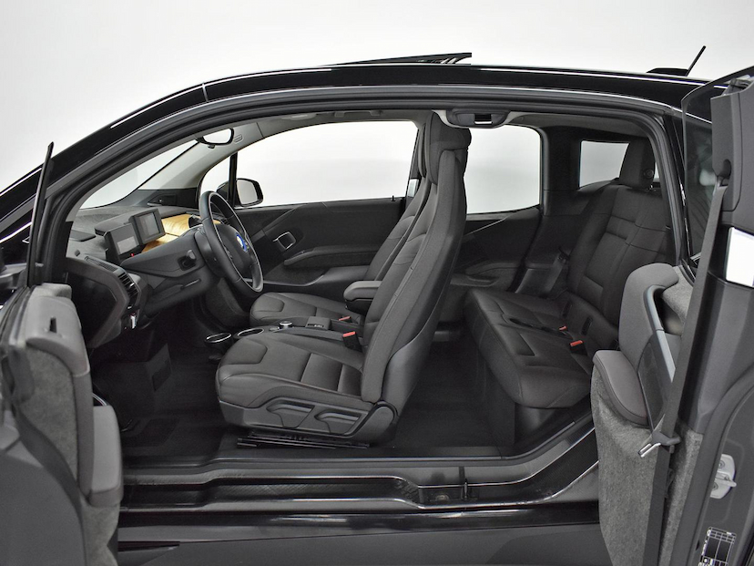 Foto do veículo BMW I3  BEV 170CV AUT. (ELÉTRICO) 2022 13.075 KM 179.000,00
