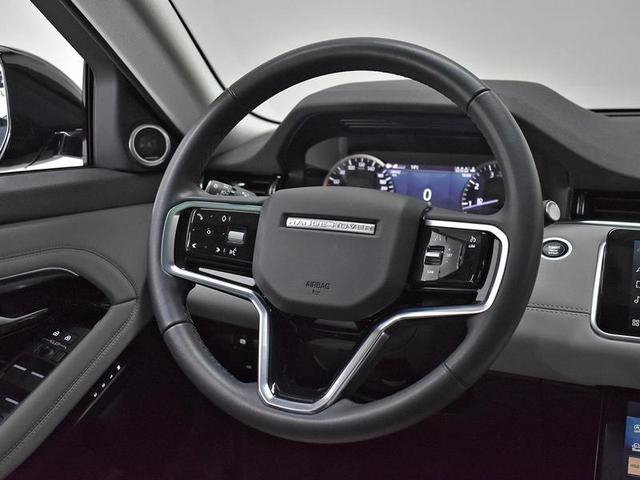 Foto do veículo LAND ROVER RANGE ROVER RANGE R. EVOQUE SI4 SE 2.0 AUT 5P FLEX 2023 28.318 KM 320.000,00