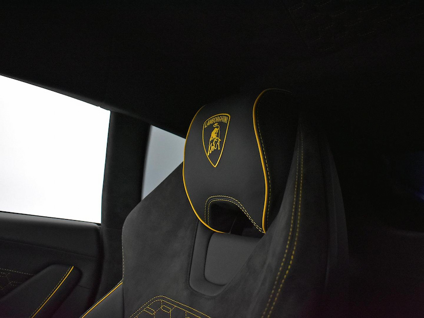 Foto do veículo LAMBORGHINI HURACÁN  TECNICA COUPE LP 640-2 2023 102 KM 4.300.000,00