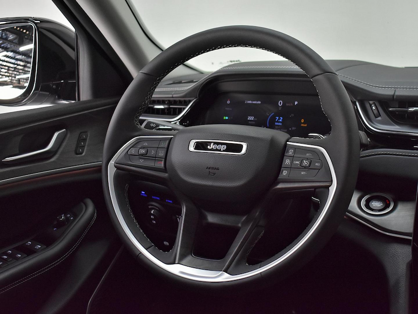 Foto do veículo JEEP CHEROKEE GRAND  4XE 2.0 T. AUT. (HIBRIDO) 2023 9.910 KM 455.000,00