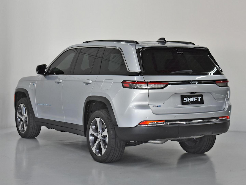 Foto do veículo JEEP CHEROKEE GRAND  4XE 2.0 T. AUT. (HIBRIDO) 2023 9.910 KM 455.000,00