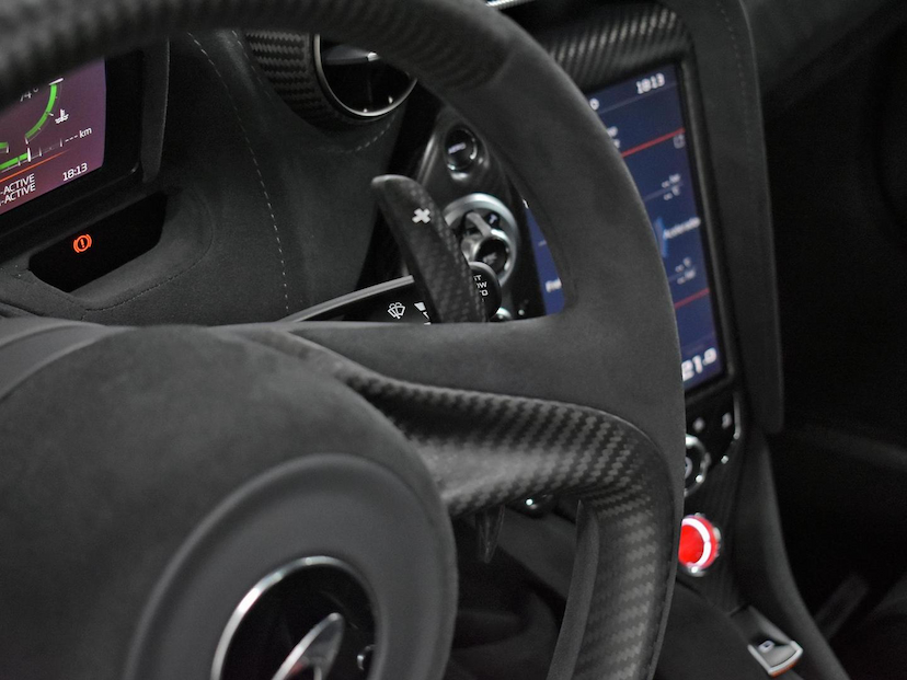 Foto do veículo MCLAREN 765LT  COUPE 4.0 BI-TURBO V8 2021 1.568 KM 4.700.000,00