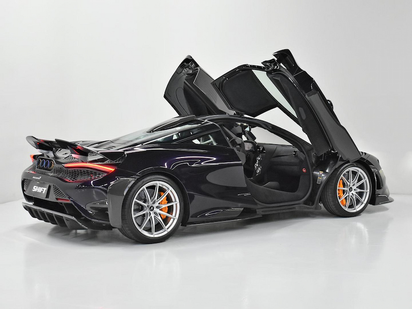 Foto do veículo MCLAREN 765LT  COUPE 4.0 BI-TURBO V8 2021 1.568 KM 4.700.000,00