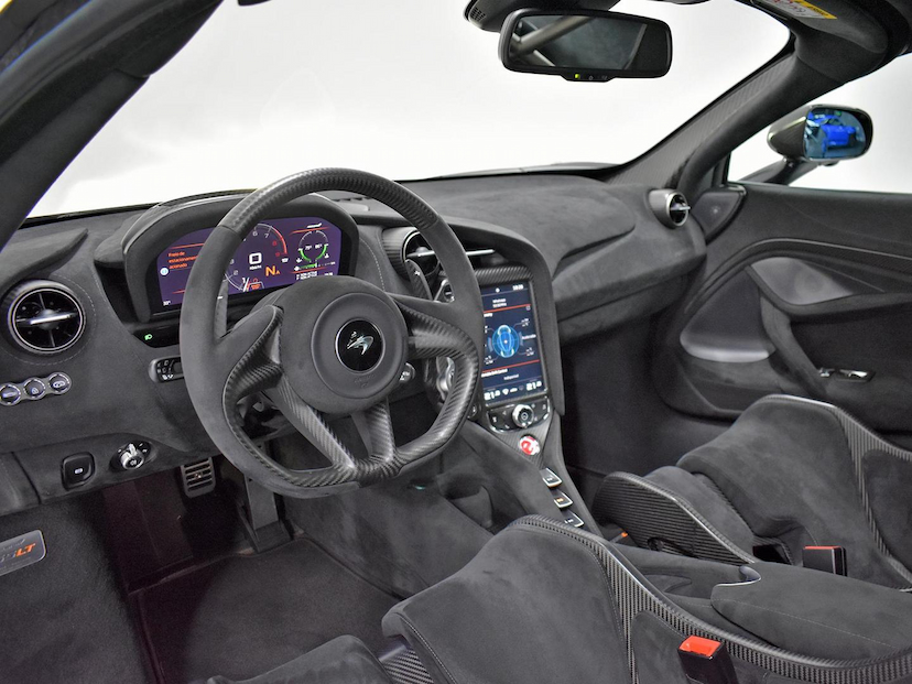 Foto do veículo MCLAREN 765LT  COUPE 4.0 BI-TURBO V8 2021 1.568 KM 4.700.000,00