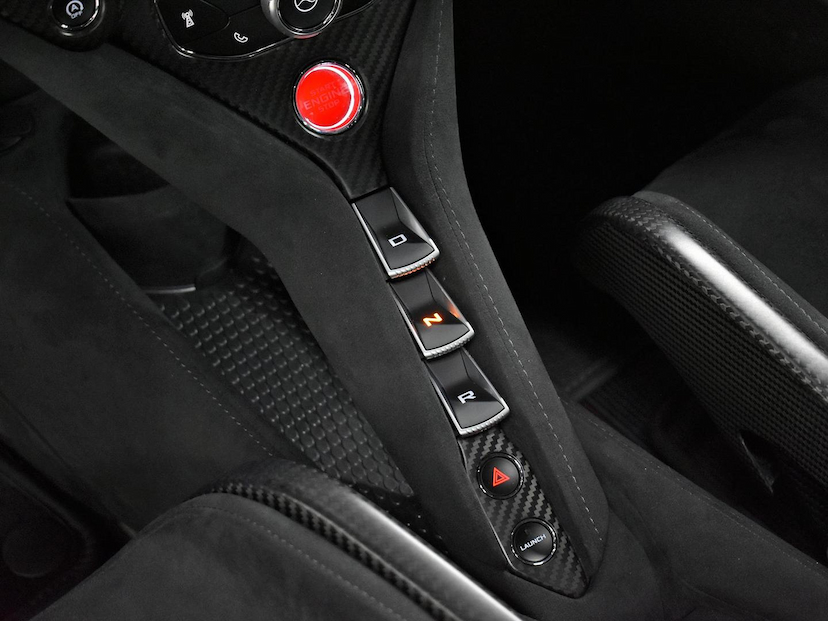 Foto do veículo MCLAREN 765LT  COUPE 4.0 BI-TURBO V8 2021 1.568 KM 4.700.000,00