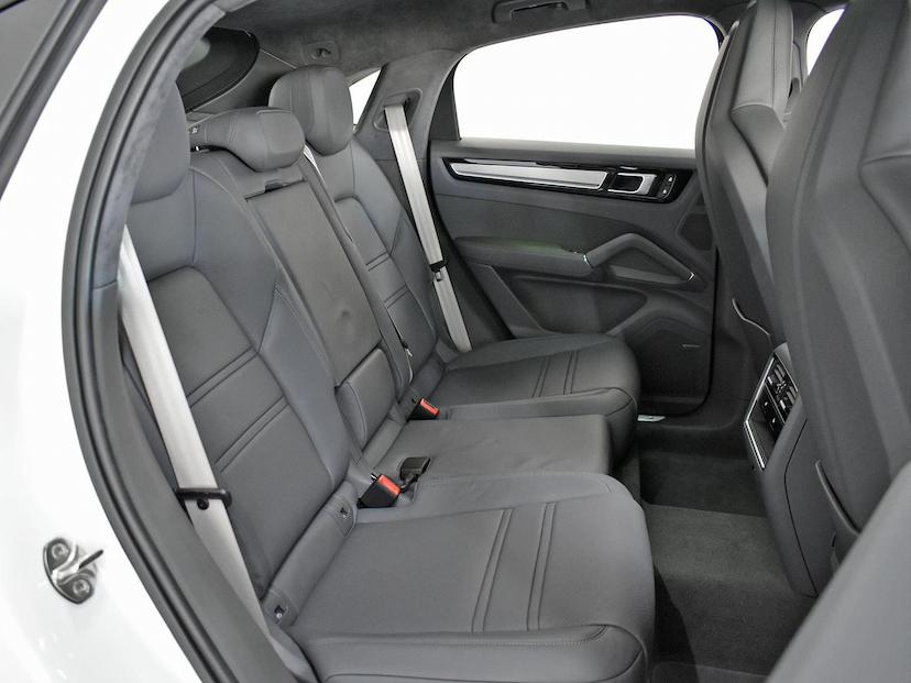 Foto do veículo PORSCHE CAYENNE  COUPE PLATINUM ED 3.0 (HIBRIDO) 2023 9.717 KM 740.000,00