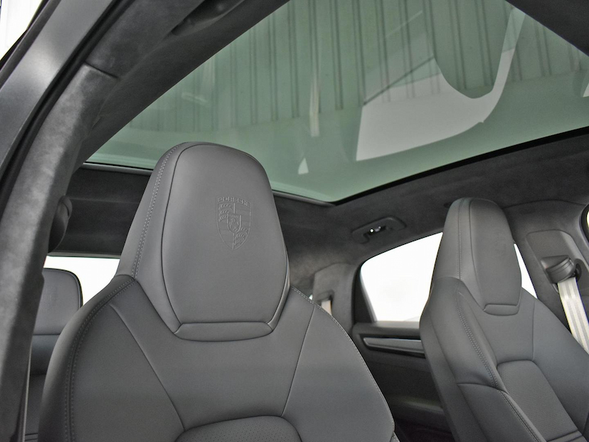 Foto do veículo PORSCHE CAYENNE  COUPE PLATINUM ED 3.0 (HIBRIDO) 2023 9.717 KM 740.000,00
