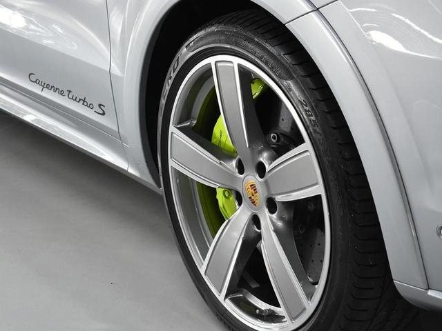 Foto do veículo PORSCHE CAYENNE  COUPE TURBO S E-HYBRID 4.0 2023 12.561 KM 1.050.000,00