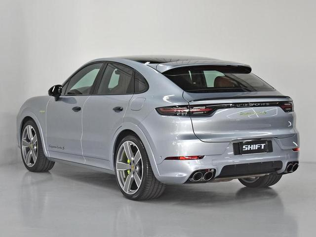 Foto do veículo PORSCHE CAYENNE  COUPE TURBO S E-HYBRID 4.0 2023 12.561 KM 1.050.000,00