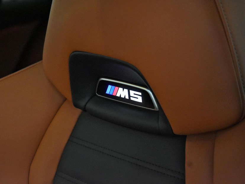 Foto do veículo BMW M5  4.4 V8 TWIN POWER M XDRIVE STEPTRONIC 2019 25.815 KM 520.000,00