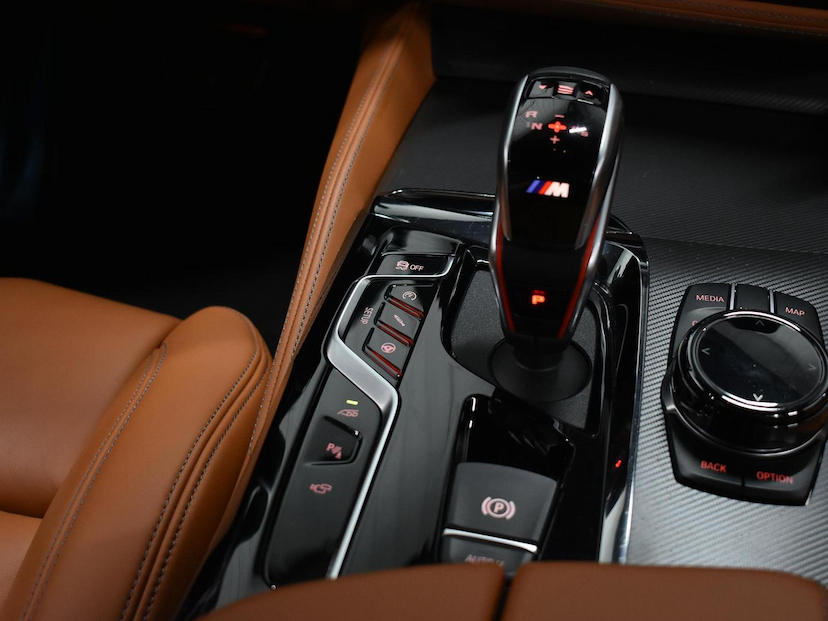 Foto do veículo BMW M5  4.4 V8 TWIN POWER M XDRIVE STEPTRONIC 2019 25.815 KM 520.000,00