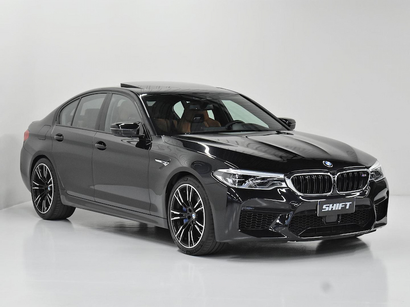 Foto do veículo BMW M5  4.4 V8 TWIN POWER M XDRIVE STEPTRONIC 2019 25.815 KM 520.000,00