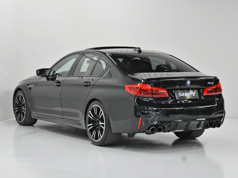Foto do veículo BMW M5  4.4 V8 TWIN POWER M XDRIVE STEPTRONIC 2019 25.815 KM 520.000,00
