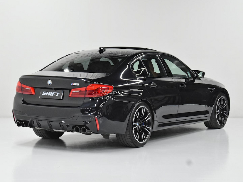 Foto do veículo BMW M5  4.4 V8 TWIN POWER M XDRIVE STEPTRONIC 2019 25.815 KM 520.000,00