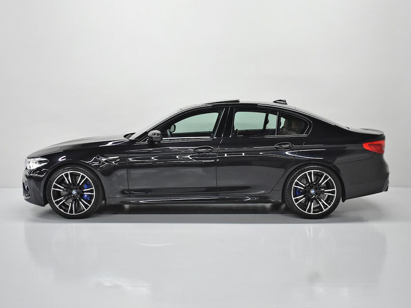 Foto do veículo BMW M5  4.4 V8 TWIN POWER M XDRIVE STEPTRONIC 2019 25.815 KM 520.000,00