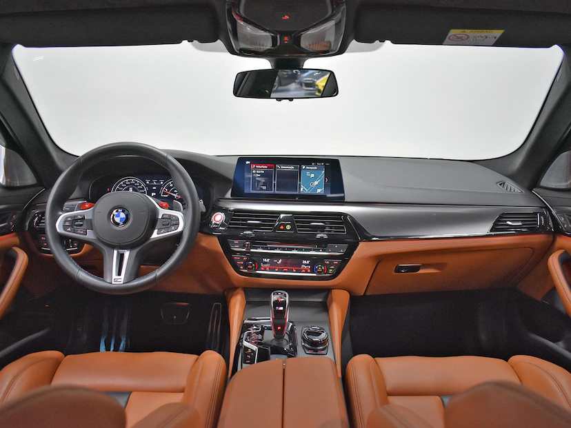 Foto do veículo BMW M5  4.4 V8 TWIN POWER M XDRIVE STEPTRONIC 2019 25.815 KM 520.000,00