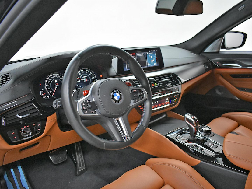 Foto do veículo BMW M5  4.4 V8 TWIN POWER M XDRIVE STEPTRONIC 2019 25.815 KM 520.000,00