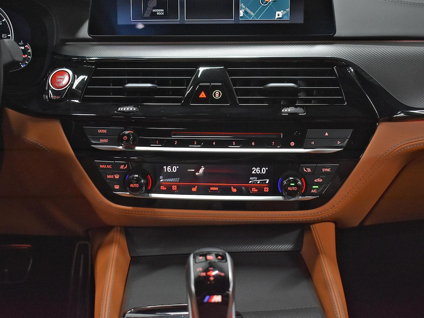 Foto do veículo BMW M5  4.4 V8 TWIN POWER M XDRIVE STEPTRONIC 2019 25.815 KM 520.000,00
