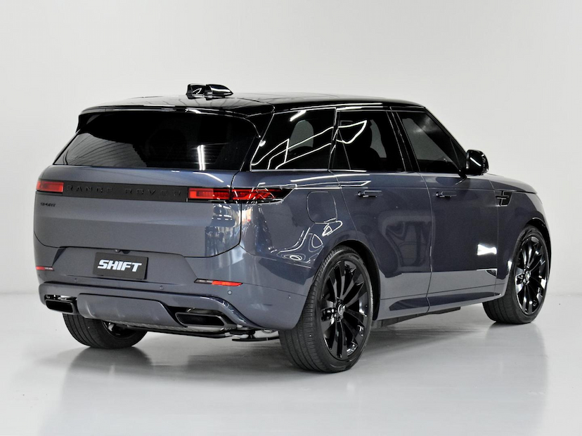 Foto do veículo LAND ROVER RANGE ROVER RANGE R. SP. FIRST ED. 3.0 510CV (HÍB) 2023 23.462 KM 840.000,00