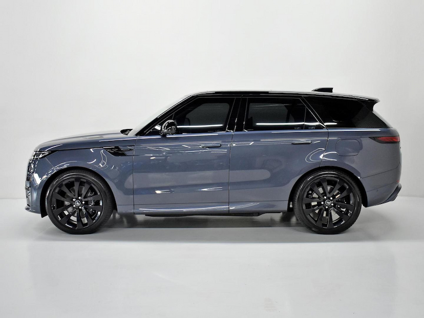 Foto do veículo LAND ROVER RANGE ROVER RANGE R. SP. FIRST ED. 3.0 510CV (HÍB) 2023 23.462 KM 840.000,00