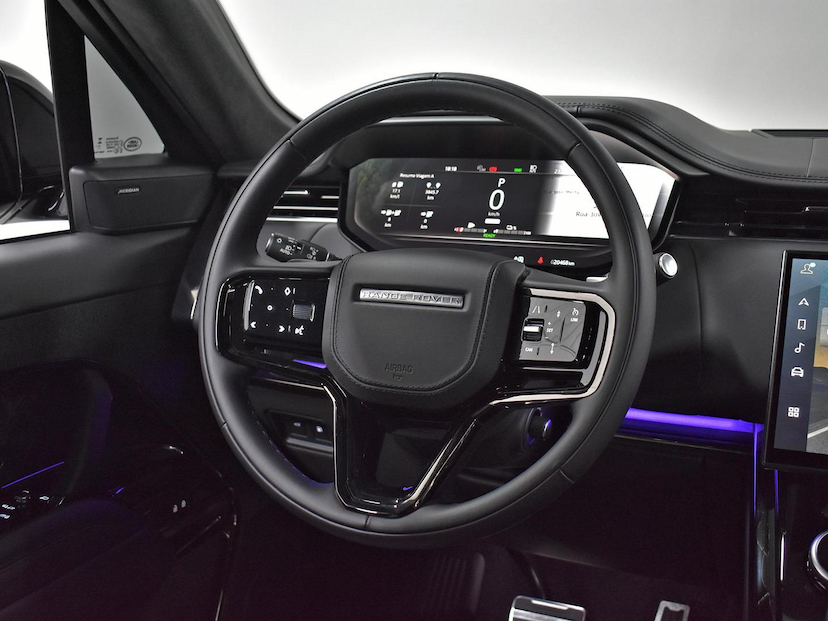 Foto do veículo LAND ROVER RANGE ROVER RANGE R. SP. FIRST ED. 3.0 510CV (HÍB) 2023 23.462 KM 840.000,00