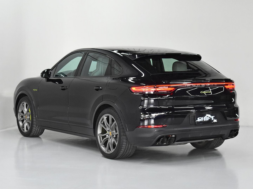 Foto do veículo PORSCHE CAYENNE  COUPE PLATINUM ED 3.0 (HIBRIDO) 2022 31.479 KM 670.000,00