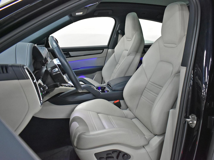Foto do veículo PORSCHE CAYENNE  COUPE PLATINUM ED 3.0 (HIBRIDO) 2022 31.479 KM 670.000,00