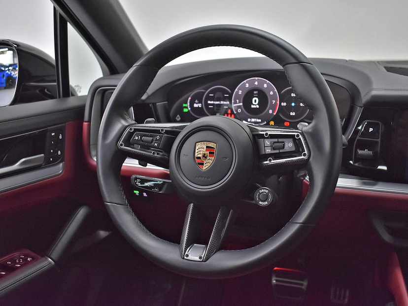 Foto do veículo PORSCHE CAYENNE  S COUPE 4.0 V8 474CV 2024 8.088 KM 945.000,00