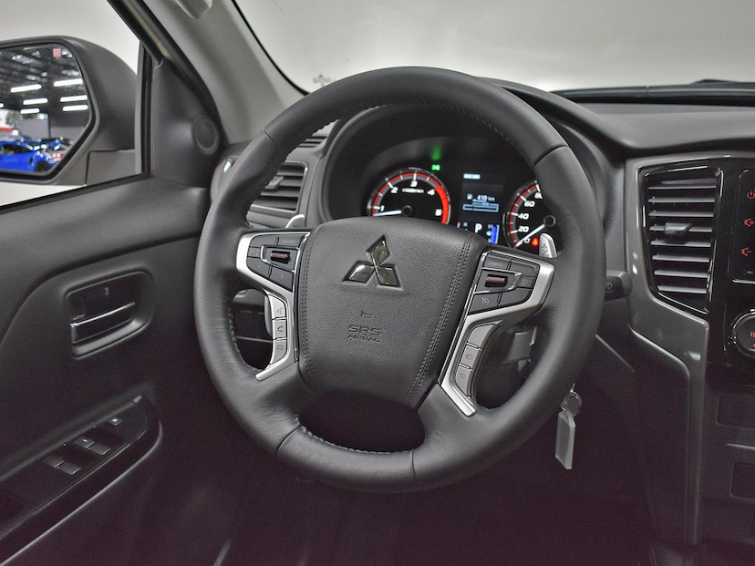 Foto do veículo MITSUBISHI L200 TRITON  SAVANA 2.4 4X4 DIE. AUT 2025 4.192 KM 279.000,00