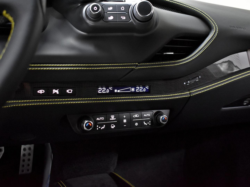 Foto do veículo FERRARI F8  TRIBUTO 2022 13.041 KM 3.950.000,00