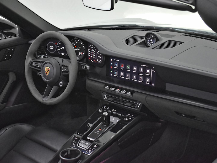 Foto do veículo PORSCHE 911  CARRERA GTS CABRIOLET 2022 8.153 KM 1.150.000,00