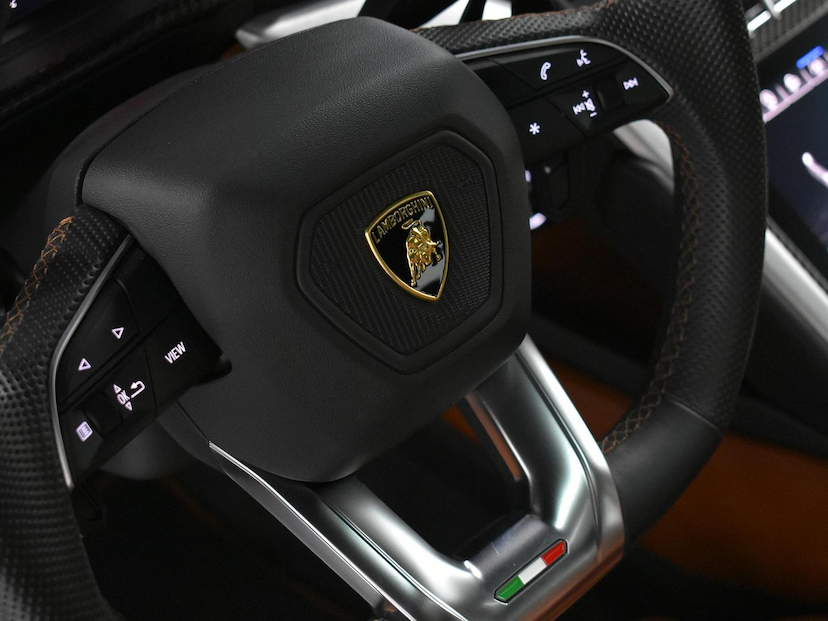 Foto do veículo LAMBORGHINI URUS  LP 650 4 2019 29.180 KM 2.600.000,00
