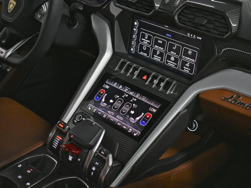 Foto do veículo LAMBORGHINI URUS  LP 650 4 2019 29.180 KM 2.600.000,00